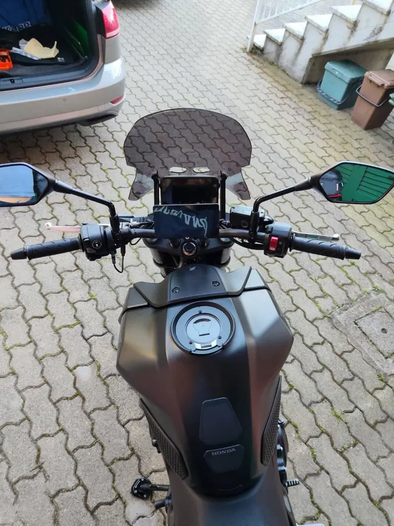 Honda CB 750 Hornet (2025) (6)