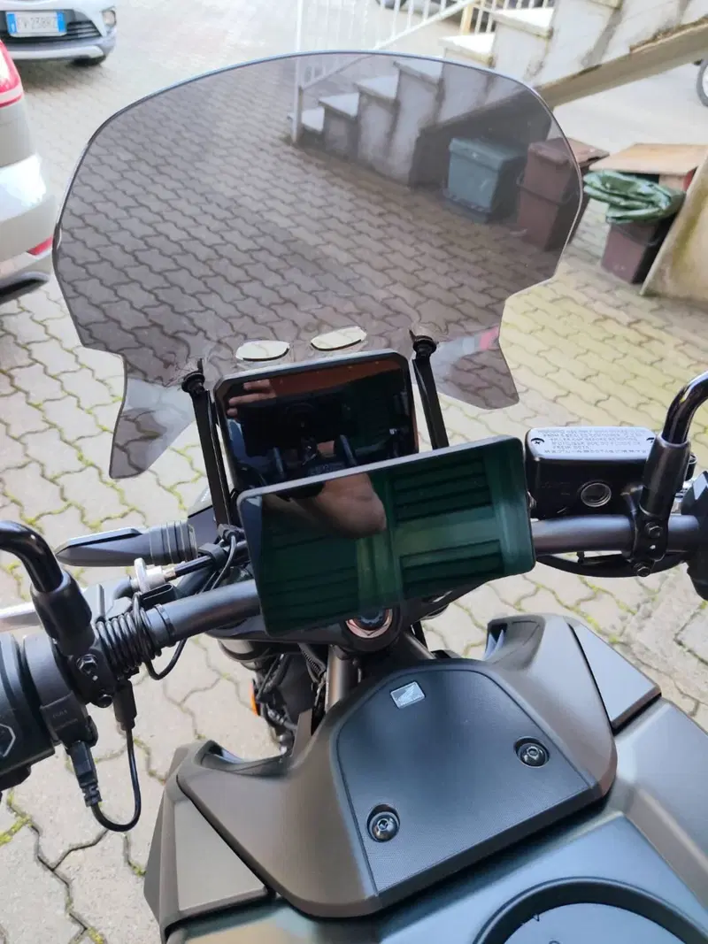 Honda CB 750 Hornet (2025) (7)