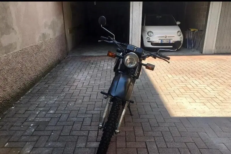 Yamaha XT 550 (2)