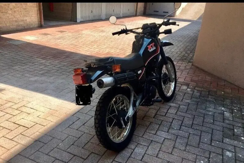 Yamaha XT 550 (4)