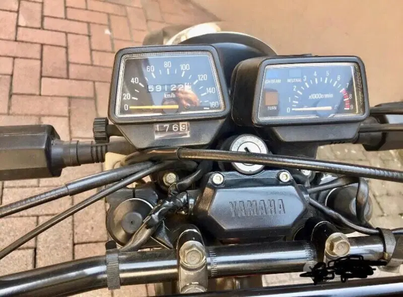 Yamaha XT 550 (5)