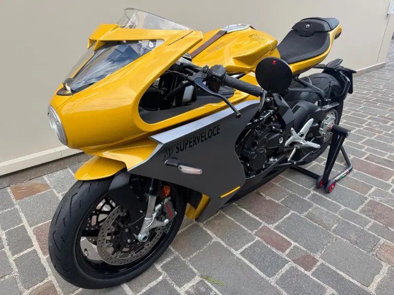 MV Agusta Superveloce 800 (2021 - 25) (2)