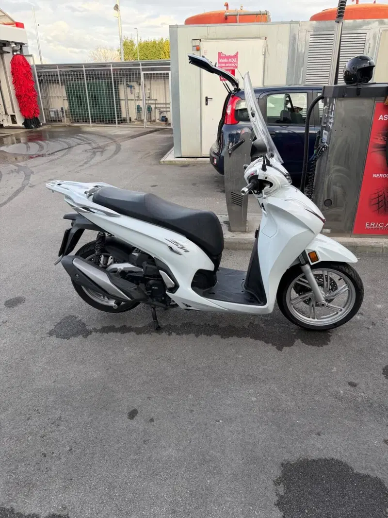 Honda SH 350 (2021 - 24) (2)