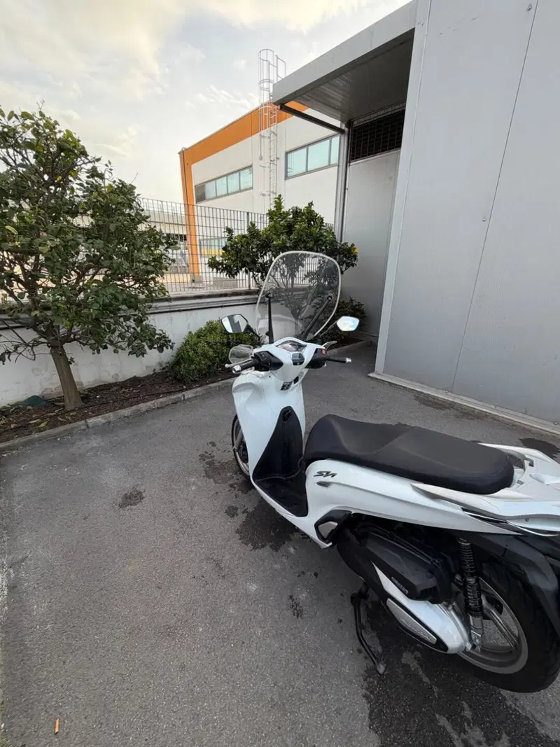 Honda SH 350 (2021 - 24) (10)