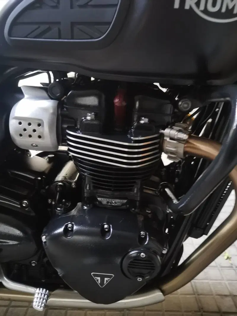 Triumph Street Twin 900 (2017 - 18) (2)