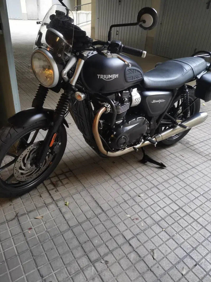 Triumph Street Twin 900 (2017 - 18) (4)