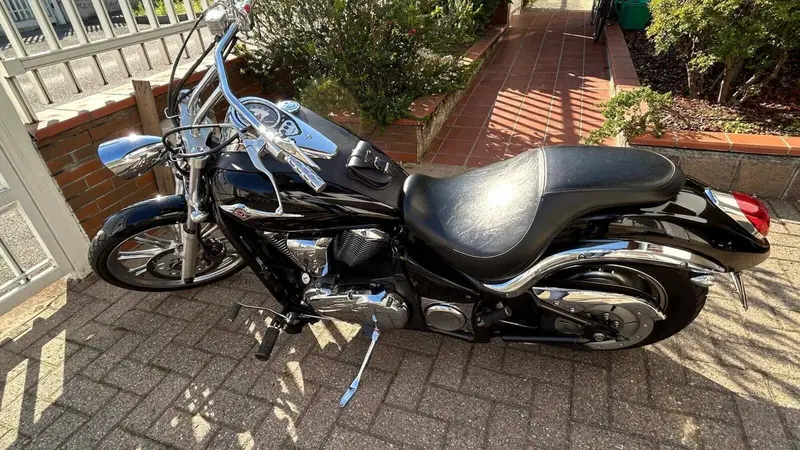 Kawasaki Vulcan VN 900 Custom (2006 - 09) (9)