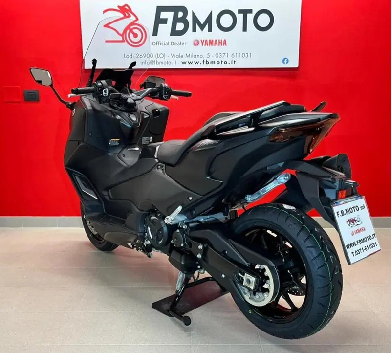 Yamaha T-Max 560 (2022 - 24) (3)