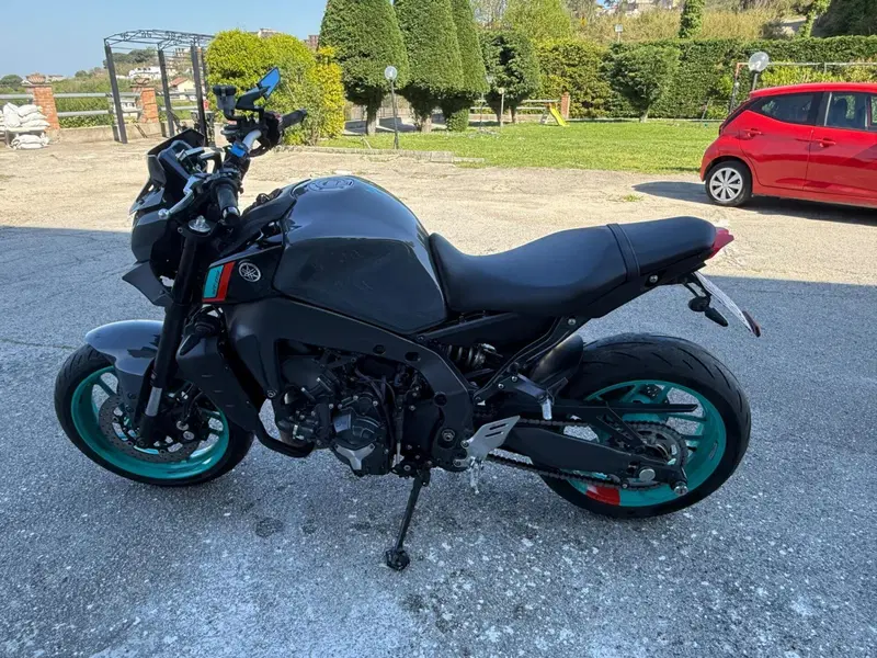 Yamaha MT-09 (2024 - 26) (2)