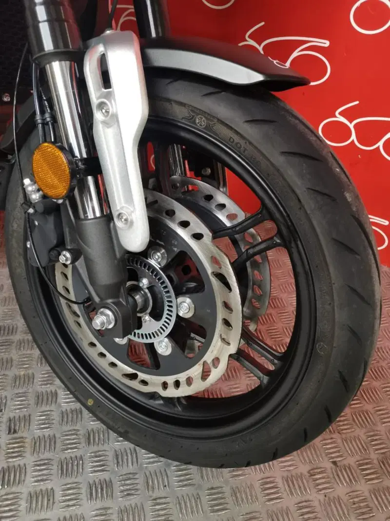 Voge Trofeo 300AC (2021 - 26) (6)