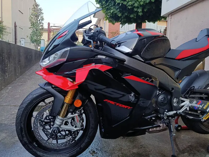 Aprilia RSV4 1100 Factory (2025 - 26) (4)