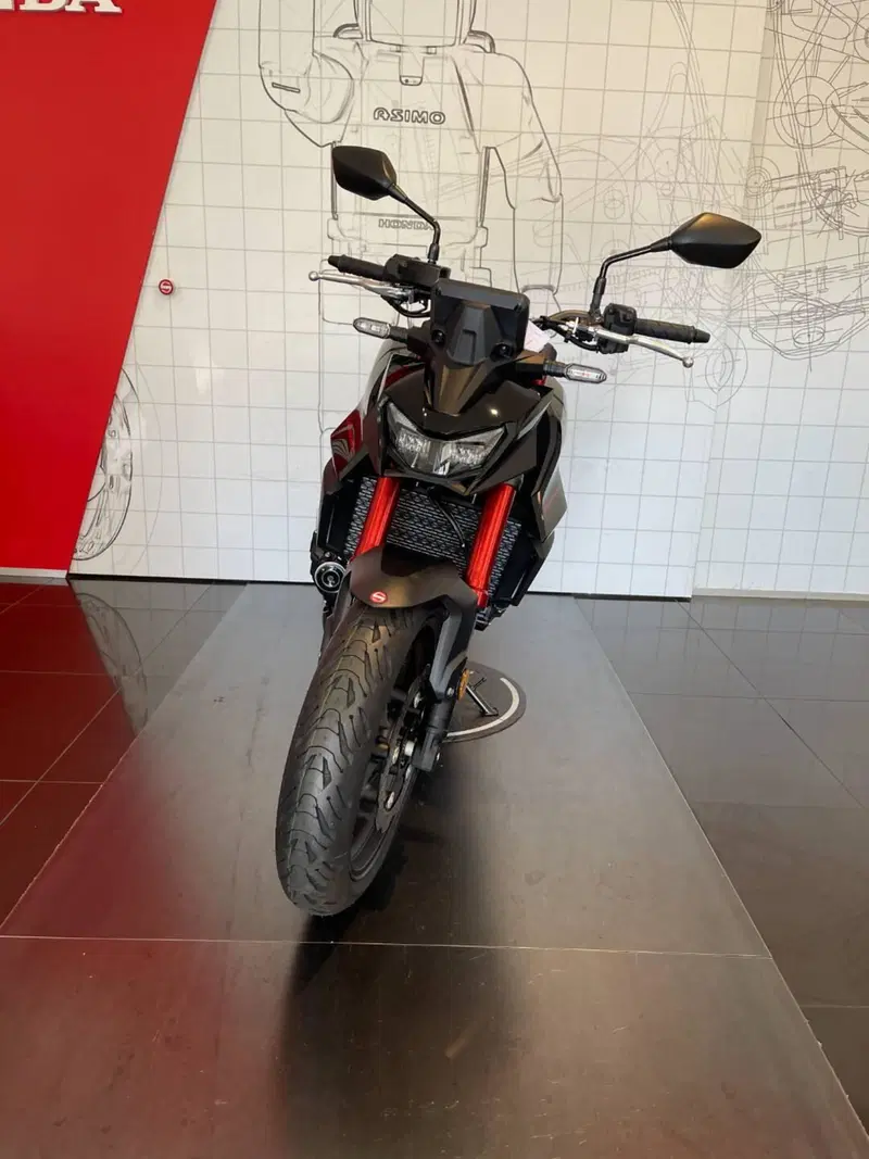 Honda CB 750 Hornet (2026) (3)