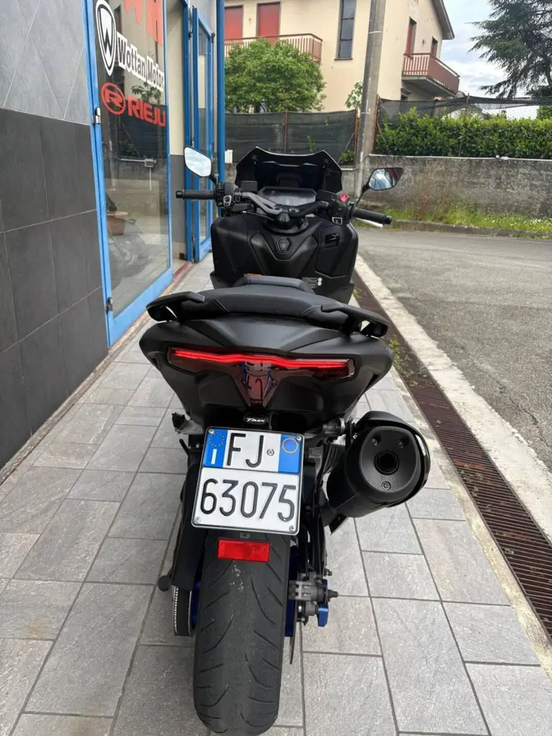 Yamaha T-Max 560 (2022 - 24) (2)