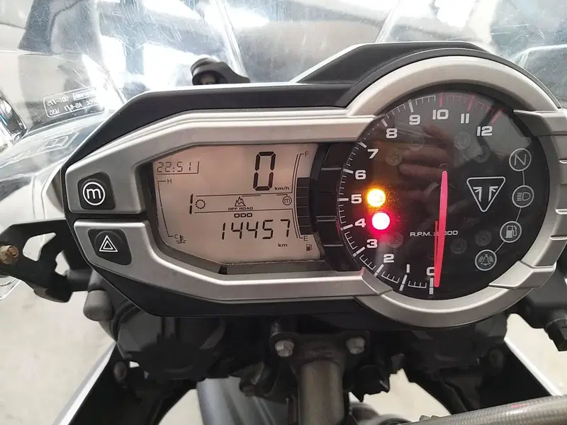 Triumph Tiger 800 XCx (2015 - 17) (3)