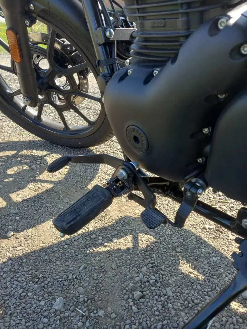 Royal Enfield Meteor 350 Aurora (2024 - 26) (4)