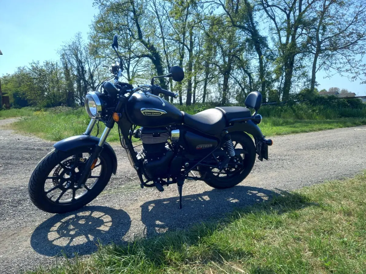 Royal Enfield Meteor 350 Aurora (2024 - 26) (6)
