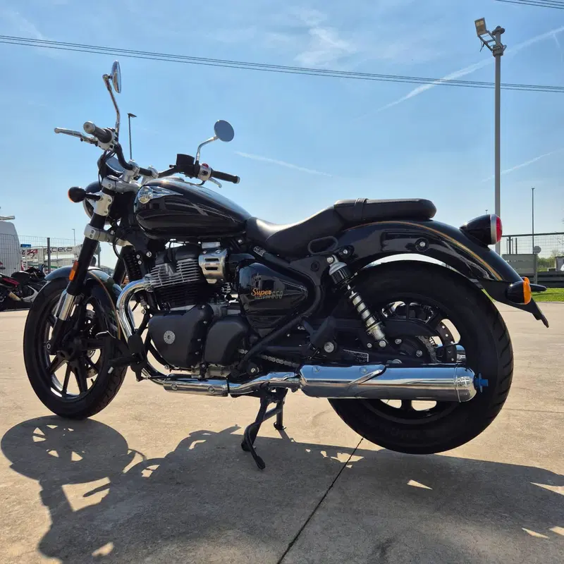 Royal Enfield Super Meteor 650 (2023 - 26) (3)