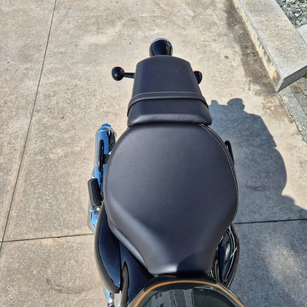 Royal Enfield Super Meteor 650 (2023 - 26) (8)