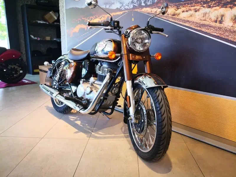 Royal Enfield Classic 350 (2021 - 26) (3)