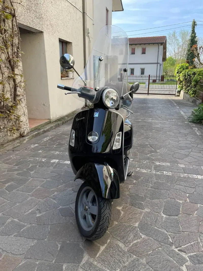Vespa GTS 250 i.e. (3)