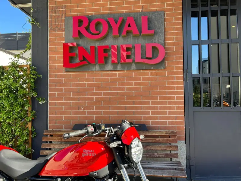 Royal Enfield Guerrilla 450 (2024 - 26) (2)