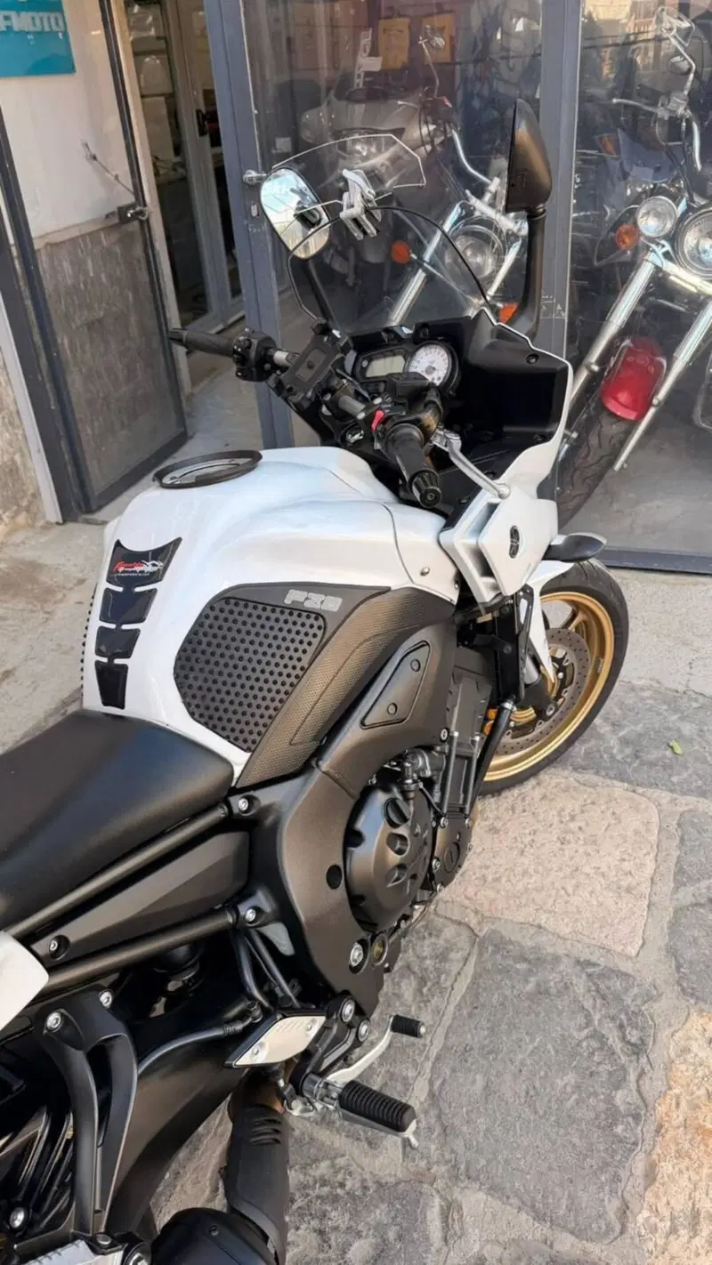 Yamaha Fazer 8 (2010 - 16) (9)