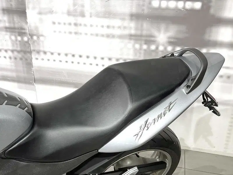 Honda Hornet 600 (2005 - 06) (4)
