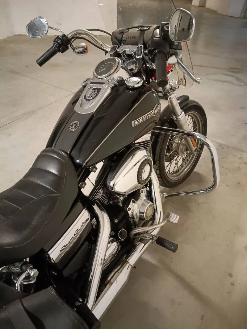 Harley-Davidson 1584 Super Glide Custom (2008 - 13) - FXDC (2)