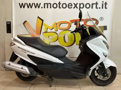 Suzuki Burgman UH 200 (2017 - 20) usata
