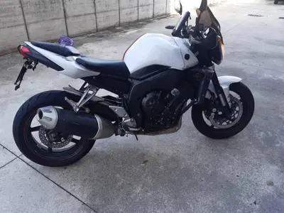 Yamaha FZ1 (2006 - 16) usata