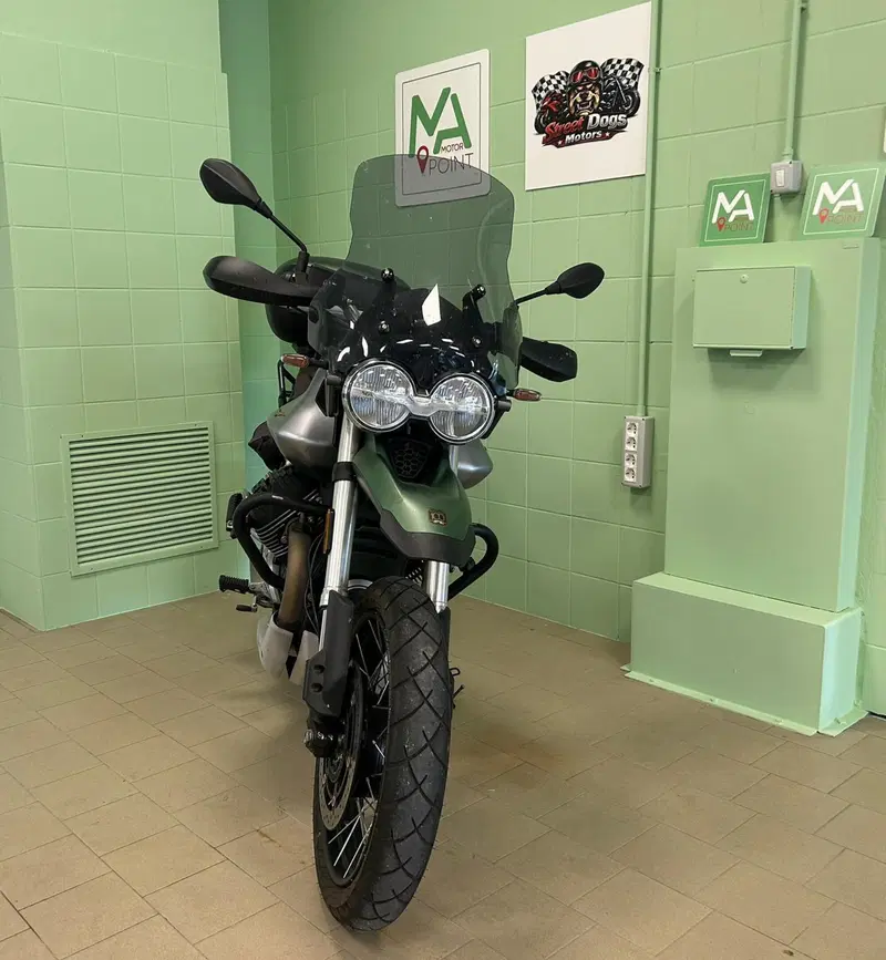 Moto Guzzi V85 TT Centenario (2021 - 22) (3)