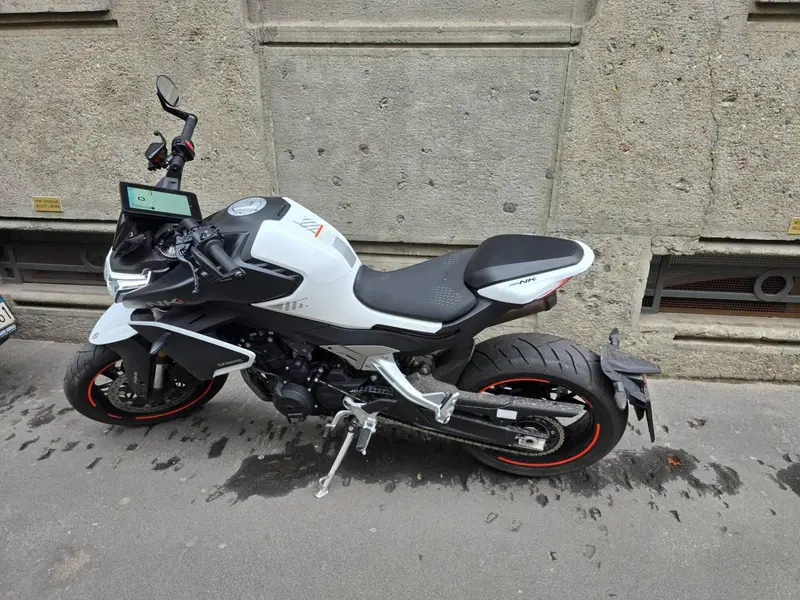 CFMOTO 800NK Advanced (2023 - 26) (4)
