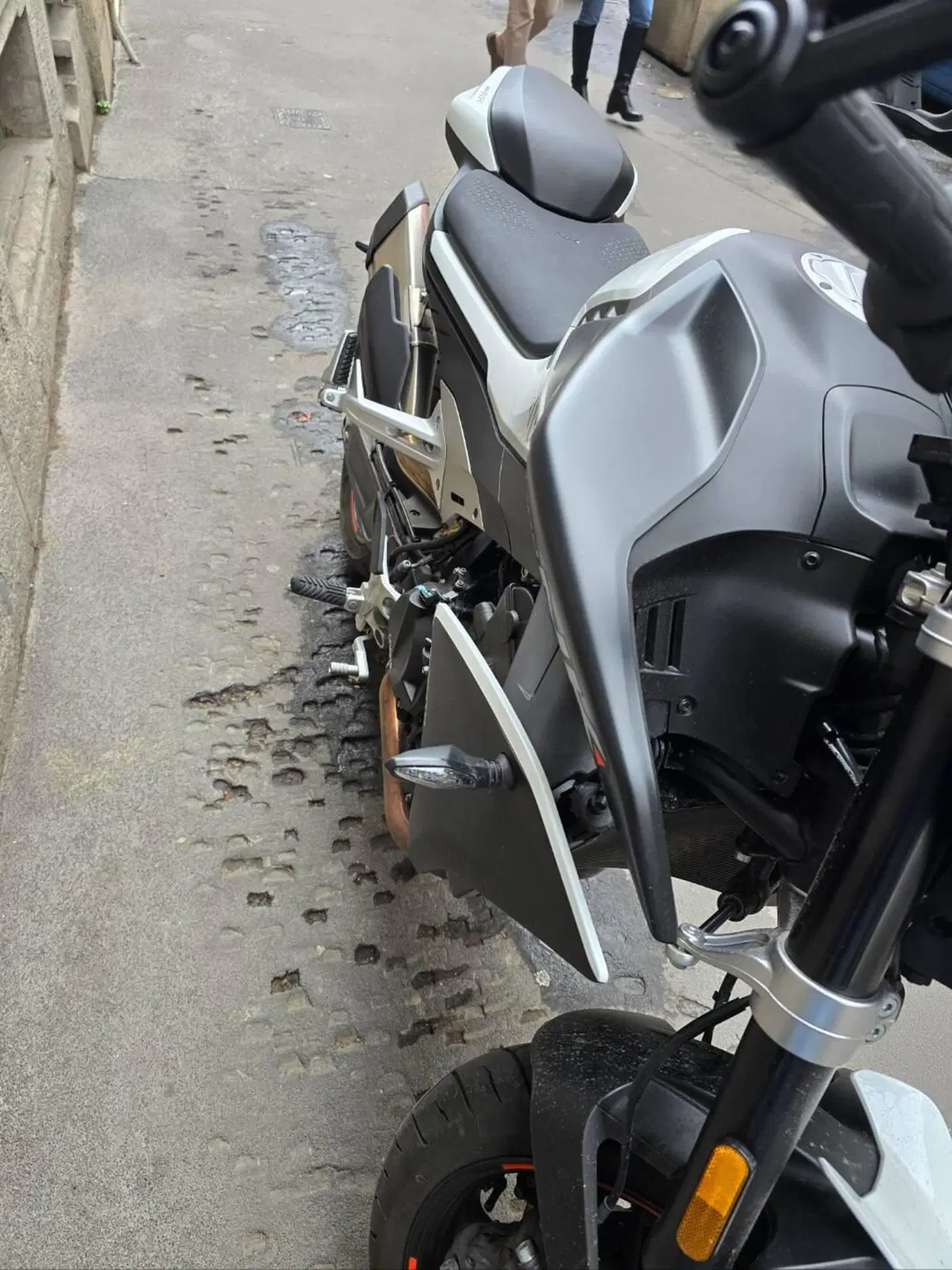 CFMOTO 800NK Advanced (2023 - 26) (5)