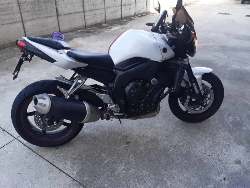 Yamaha FZ1 (2006 - 16) (2)