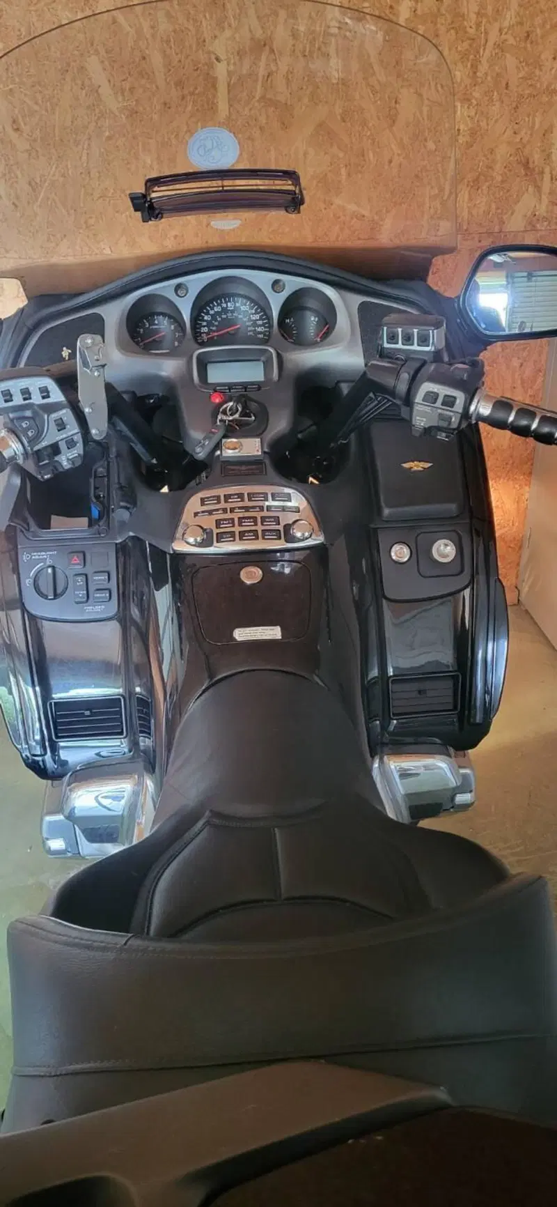 Honda GL 1800 Gold Wing (2000 - 05) (2)