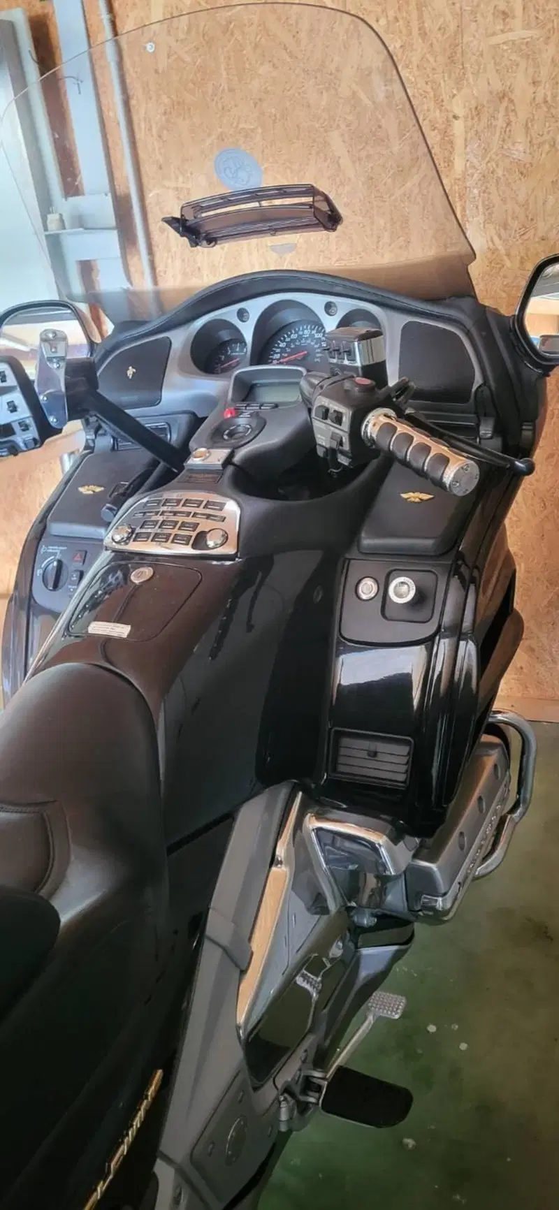 Honda GL 1800 Gold Wing (2000 - 05) (6)