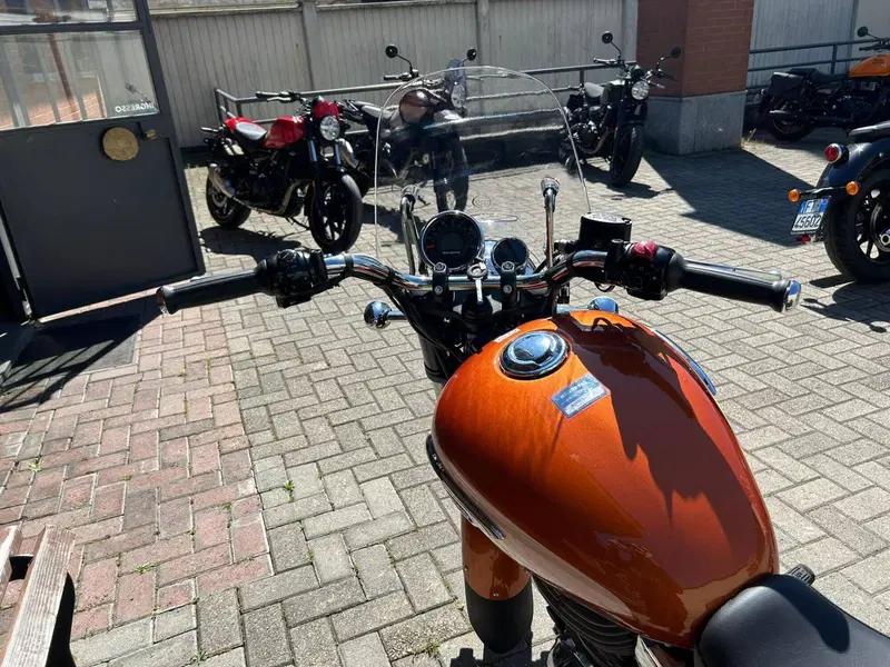 Royal Enfield Meteor 350 (2021 - 26) (9)