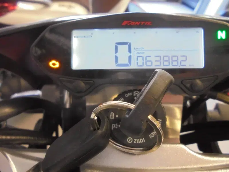 Fantic Motor Motard 125 Performance 4t (2020) (4)