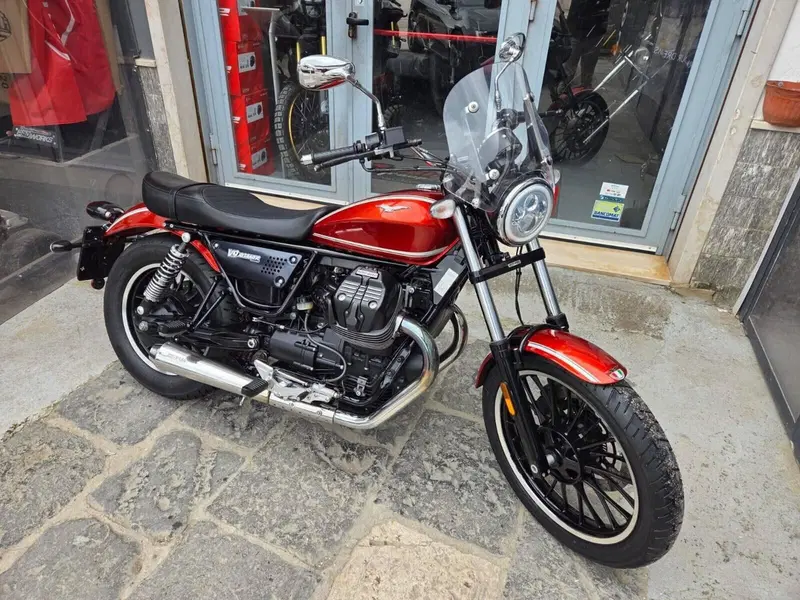Moto Guzzi V9 Roamer (2016 - 18) (4)