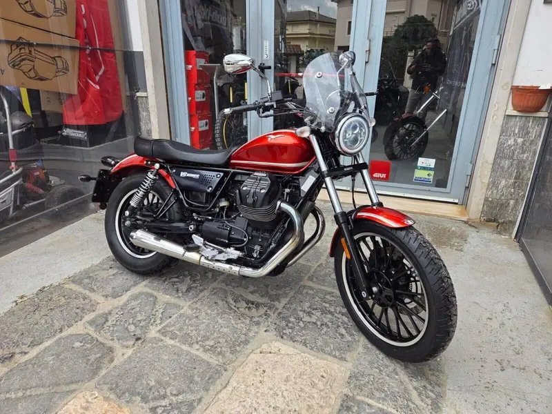 Moto Guzzi V9 Roamer (2016 - 18) (5)
