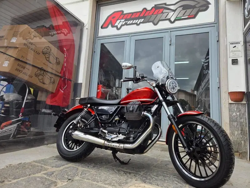 Moto Guzzi V9 Roamer (2016 - 18) (6)