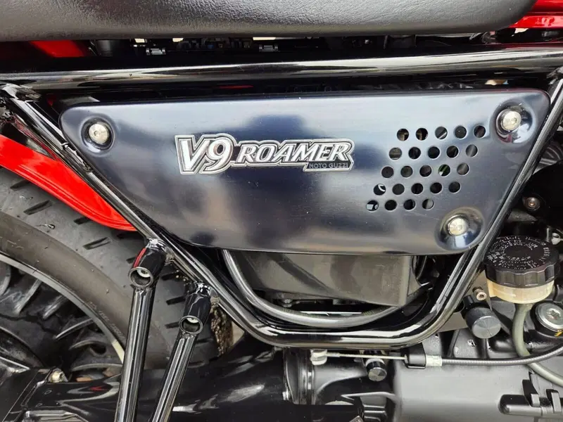Moto Guzzi V9 Roamer (2016 - 18) (17)