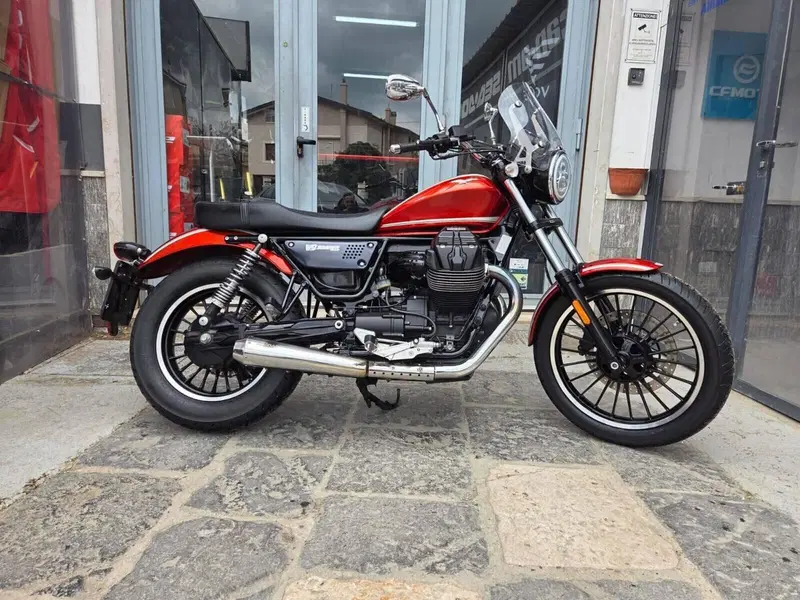 Moto Guzzi V9 Roamer (2016 - 18) (3)