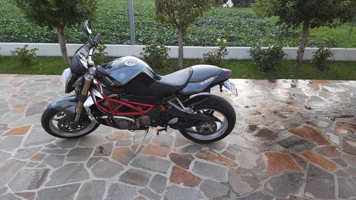 MV Agusta Brutale 910 S (2005 - 11) (2)