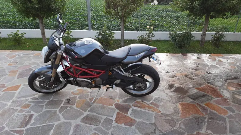MV Agusta Brutale 910 S (2005 - 11) (2)