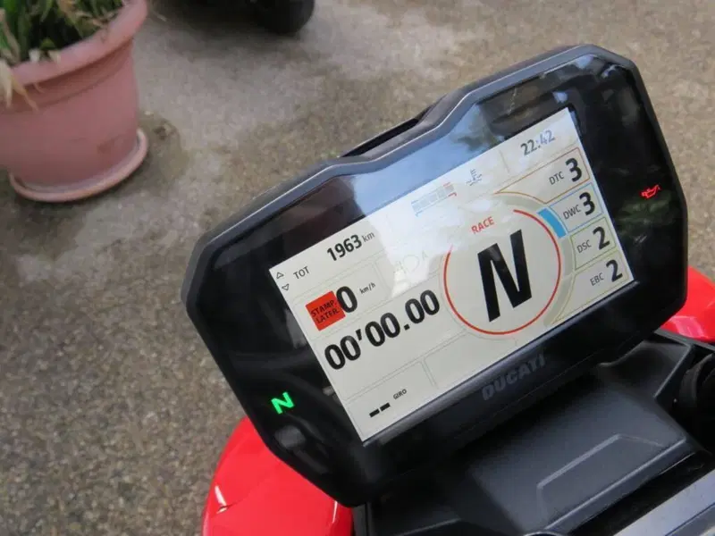 Ducati Streetfighter V4 (2023 - 24) (14)