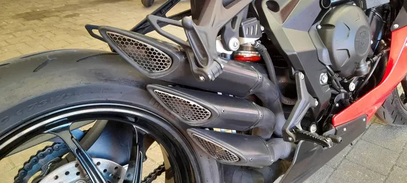MV Agusta Corse scarico trio ceramicato (2)
