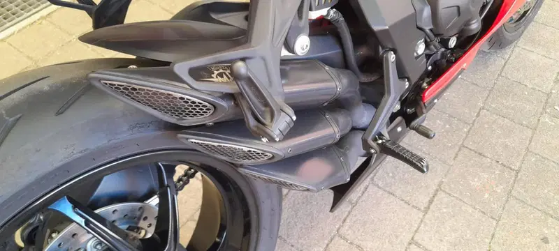 MV Agusta Corse scarico trio ceramicato (3)