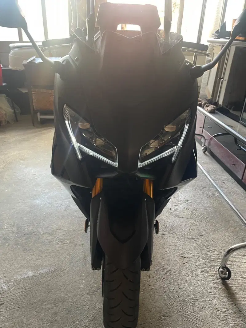 Yamaha T-Max 560 Tech Max (2025 - 26)