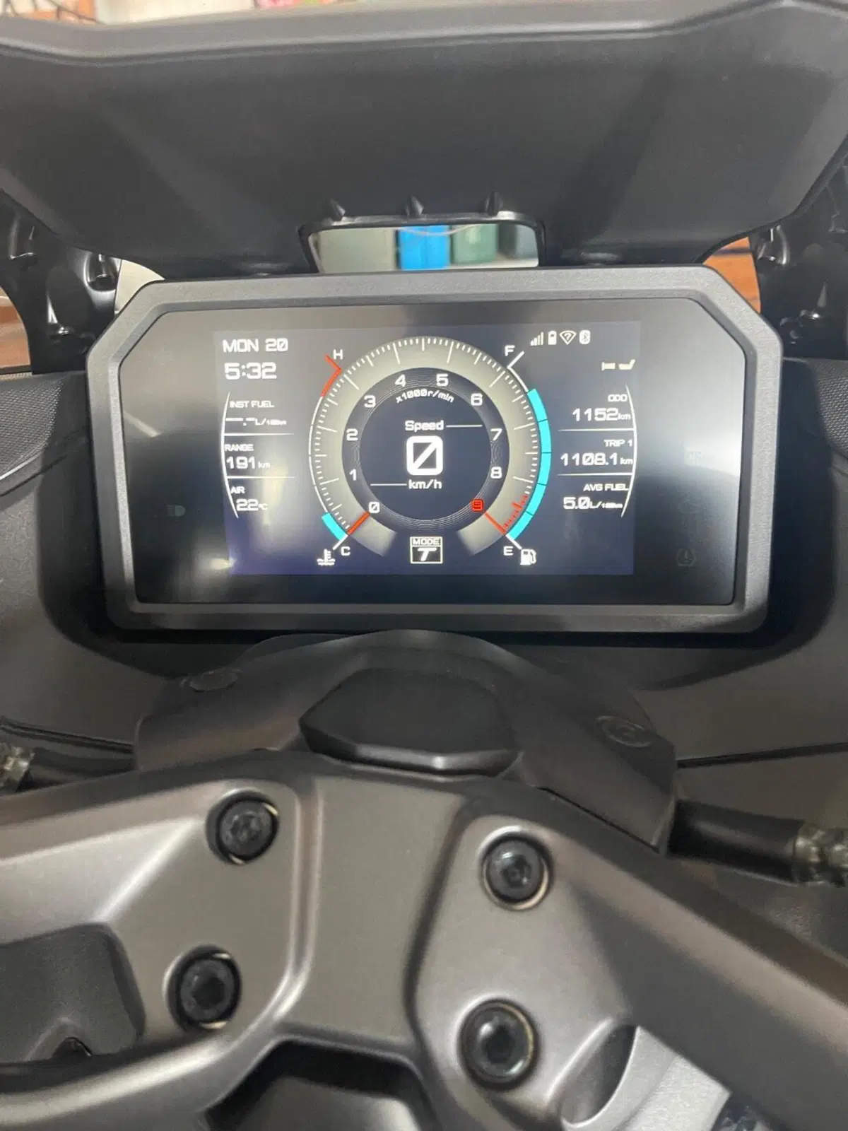 Yamaha T-Max 560 Tech Max (2025 - 26) (2)